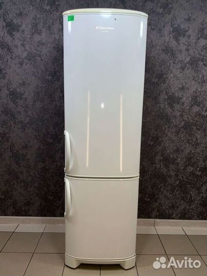 Холодильник бу в идеальном состоянии