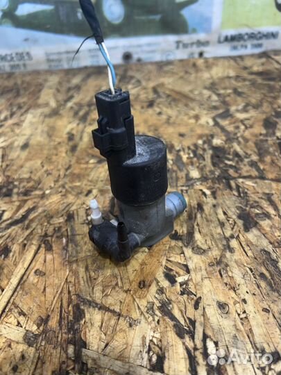 Насос омывателя оригинал Рено Дастер