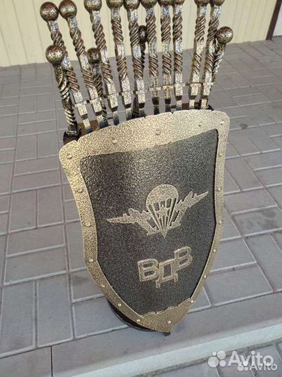 Подарок на день вдв подставка под шампуры