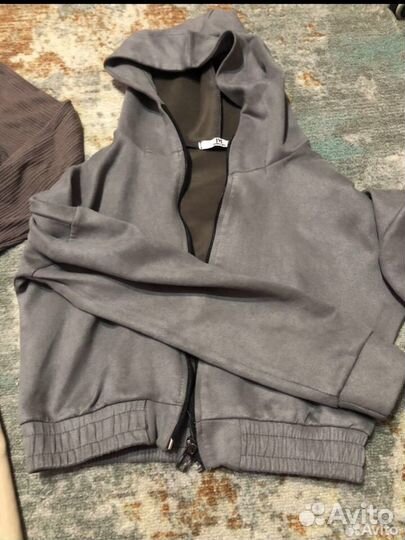 Вещи женские 44