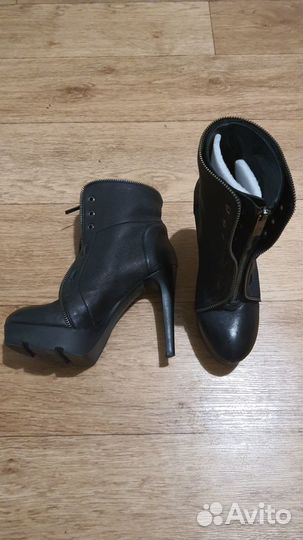 Ботильоны натуральная кожа John Richmond