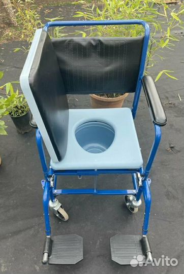 Стул-коляска с туалетом