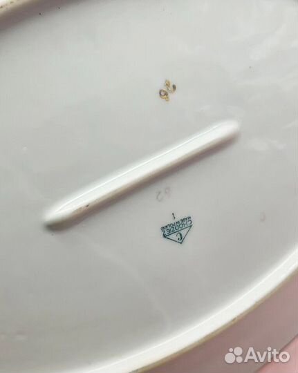 Фарфоровое блюдо