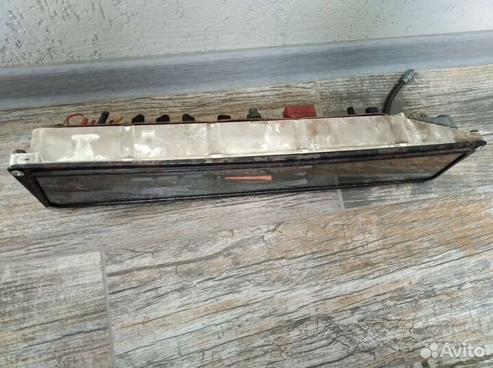 Щиток приборов Газ-24