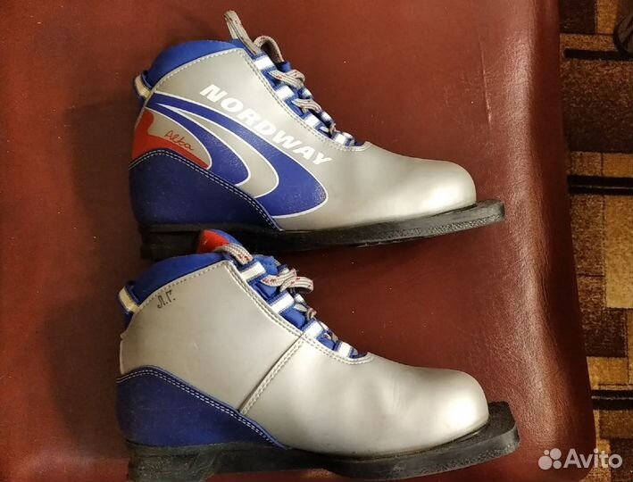 Лыжные ботинки размер 34