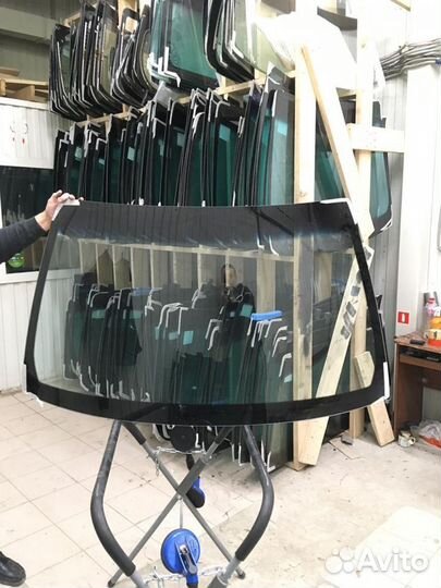 Лобовое стекло на Ниссан Максима