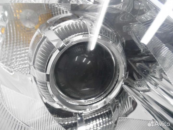 Фара правая Mercedes-Benz E-Class