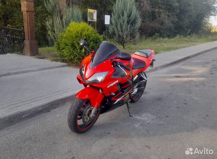 Продам мотоцикл Honda CBR 600 F4I спорт