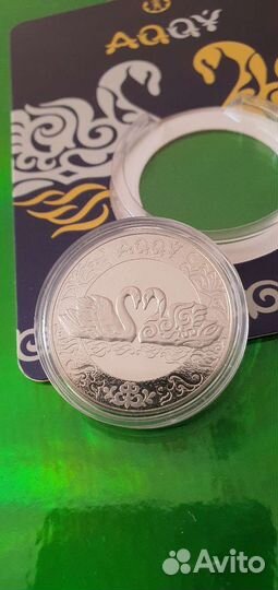 Монета 100 тенге лебедь Казахстан