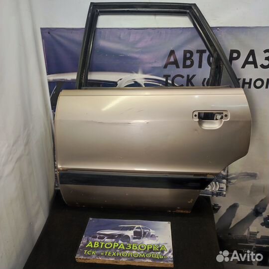 Задняя левая дверь Audi 80 B3