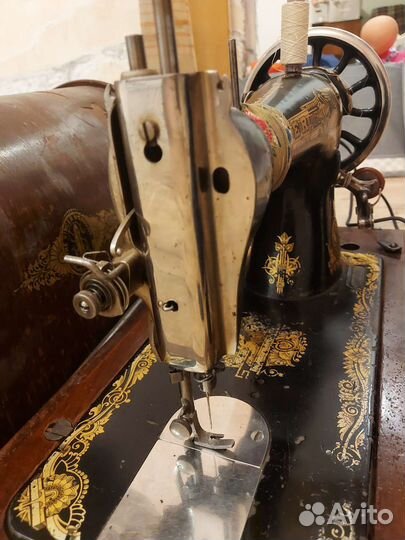 Швейная машинка зингер