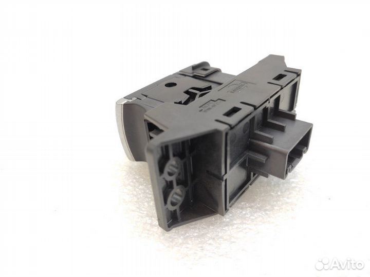 Кнопка стояночного тормоза Nissan Qashqai J11 1.2