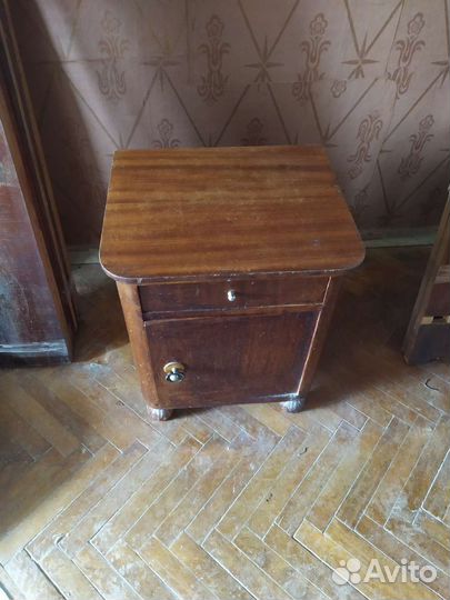 Винтажная прикроватная тумба