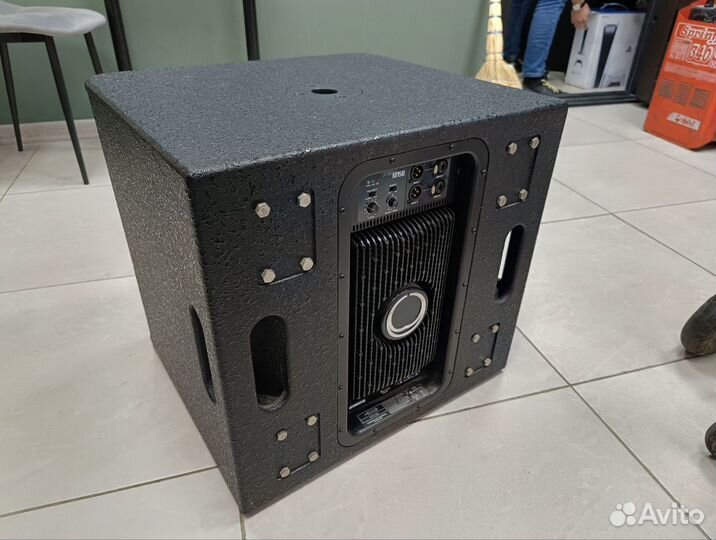 Активный сабвуфер Turbosound Milan M15B