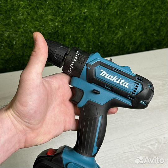 Шуруповерт Makita 21v с набором инструментов