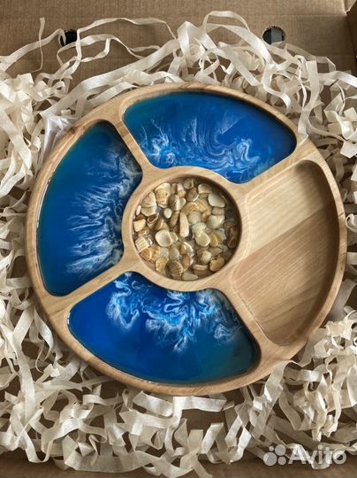 Менажница деревянная залита эпоксидной смолой