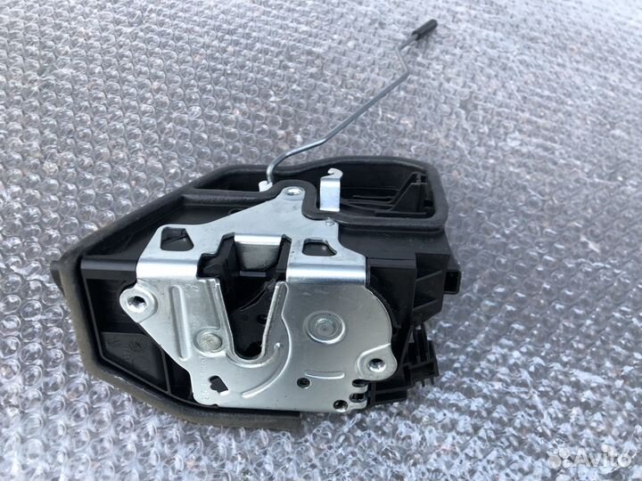 Замок двери передней левой BMW 520d F10 N47N