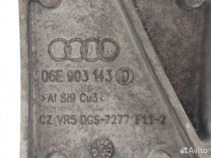 Кронштейн генератора Audi A6 C6 2.8 CCA 2008