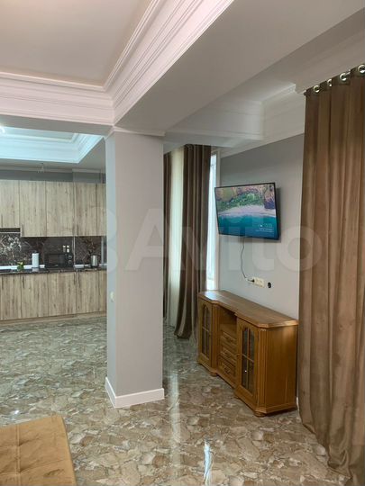 3-к. квартира, 98 м², 8/10 эт.