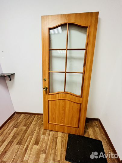 Дверь деревянная бу 80 см