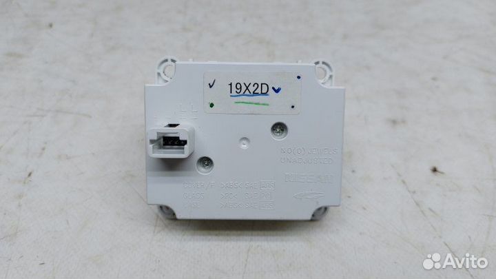 Часы Infiniti M37 Y51 3.7 2013