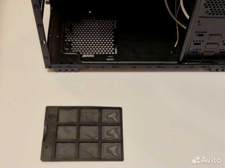 Отличный корпус Accord R-03B Все крышки есть