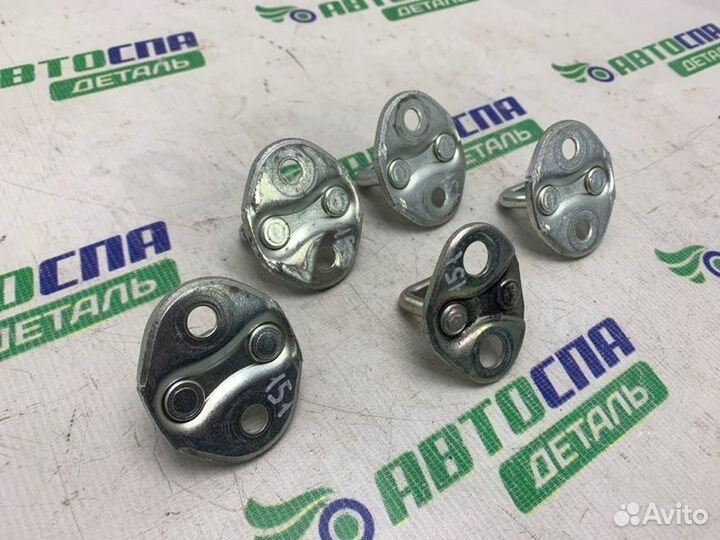 Ответная часть замка двери Mitsubishi Asx