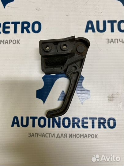 Ручка капота Volkswagen Golf 2 191823533