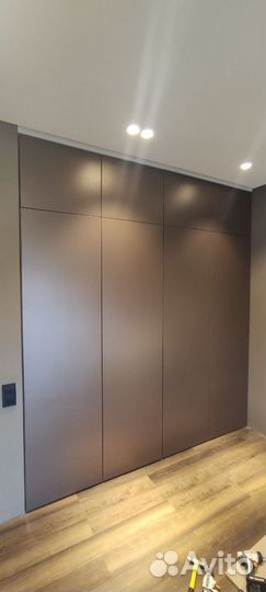 Шкаф распашной 