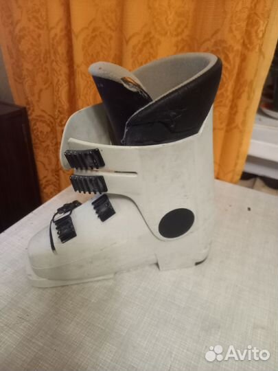 Комплект горнолыжные ботинки женские и лыжи