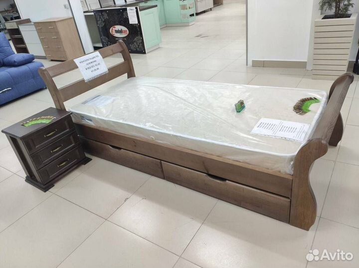 Кровать из массива дерева от производителя
