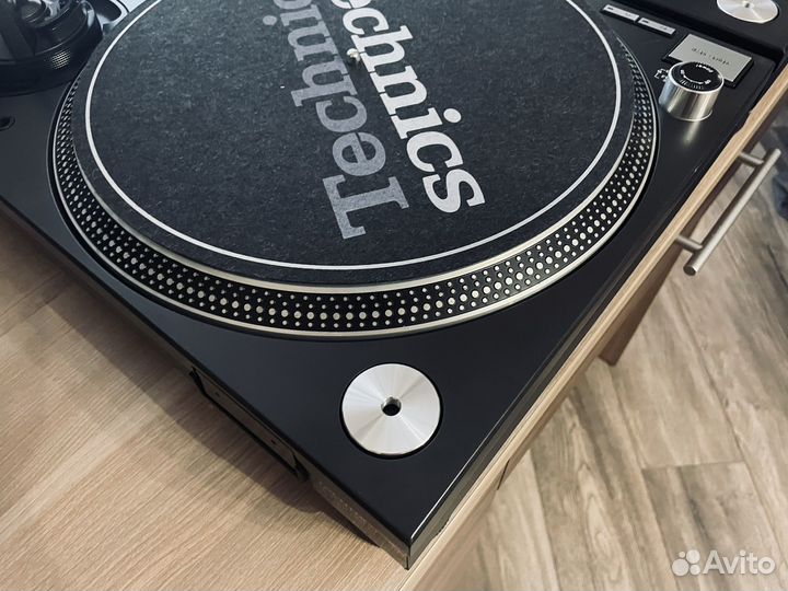 Пара виниловых пригрывателей Тесhniсs SL 1200мk3d