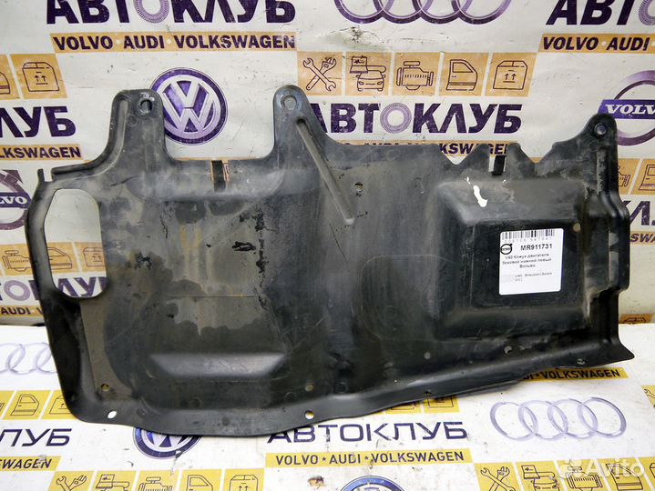 Кожух двигателя боковой нижний левый Вольво V40