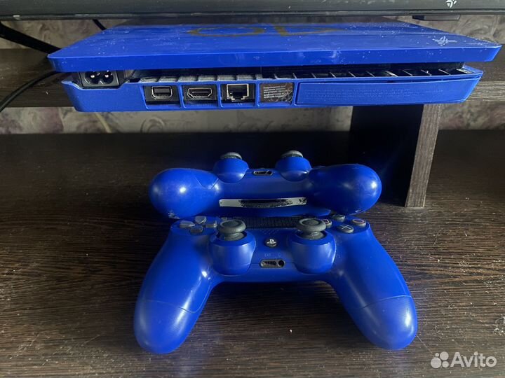 Sony PS4 slim Play of Day