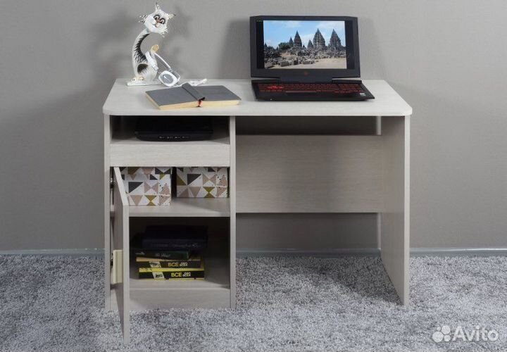 Стол письменный