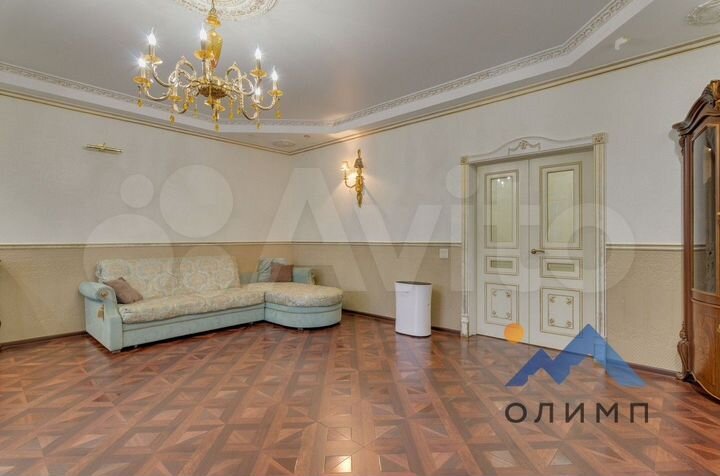 3-к. квартира, 181,1 м², 1/3 эт.