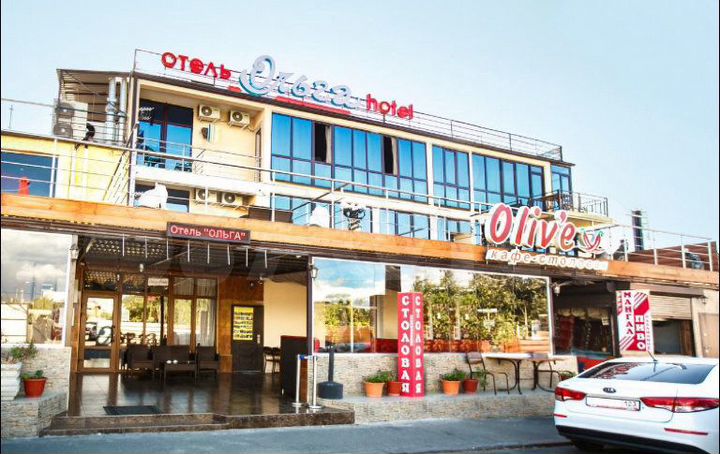 Дом 1300 м² на участке 7 сот.