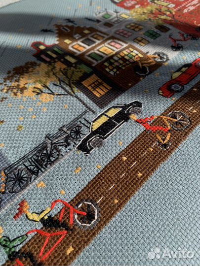 Готовая вышивка крестом «Велодорожка»