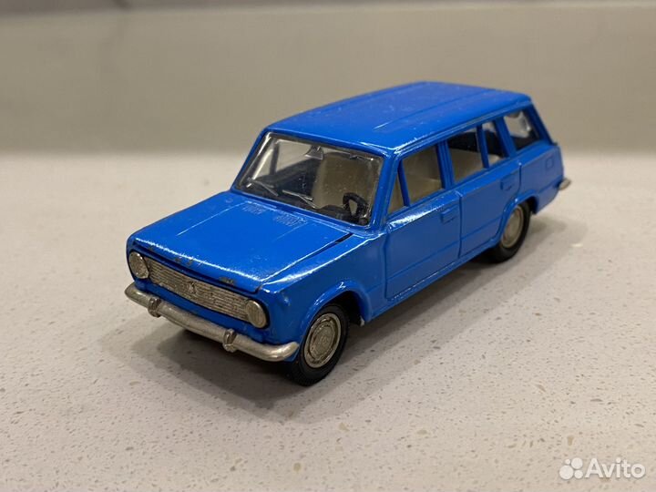 Модель автомобиля ваз 2102 СССР 1:43