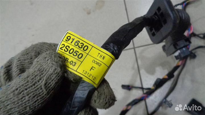 Проводка двери передней правой Hyundai ix35 2010