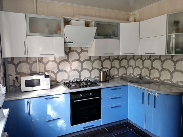 3-к. квартира, 73,4 м², 1/10 эт.