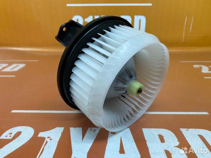 Моторчик печки Toyota Highlander