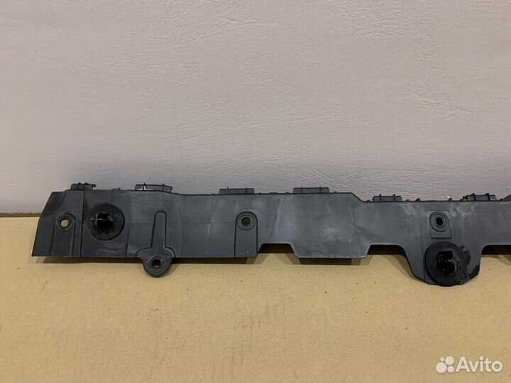 Renault Arkana кронштейн заднего бампера