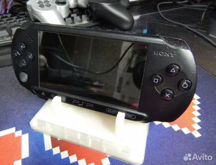 Sony PSP e1008 (Street) 16GB Прошитая