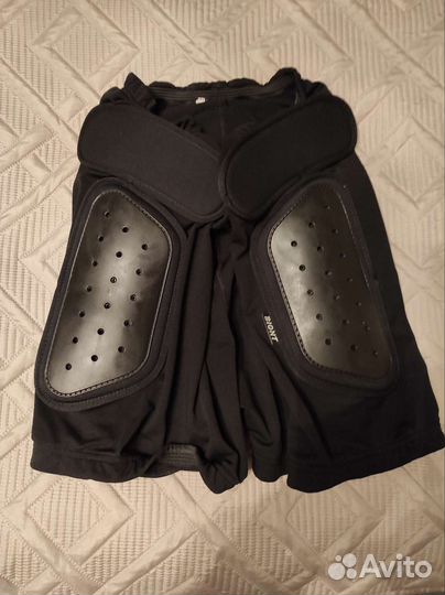 Шорты защитные для сноуборда мужские