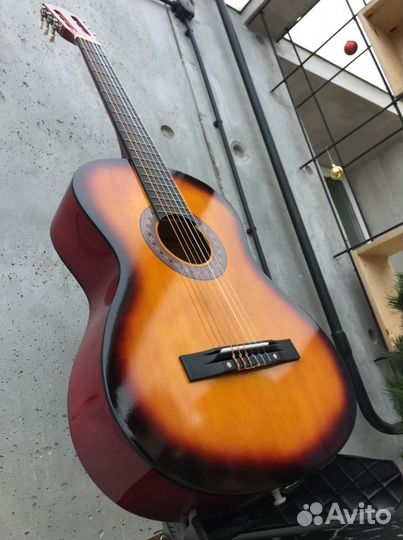 Гитара новая