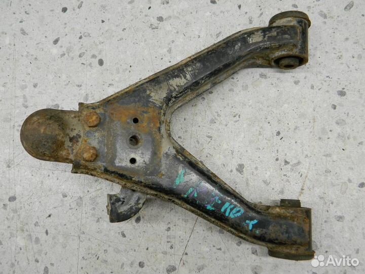 Рычаг задний верхний левый Mitsubishi Pajero/Monte