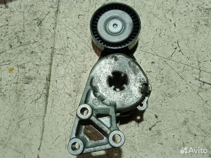 Натяжитель ремня Volkswagen Golf