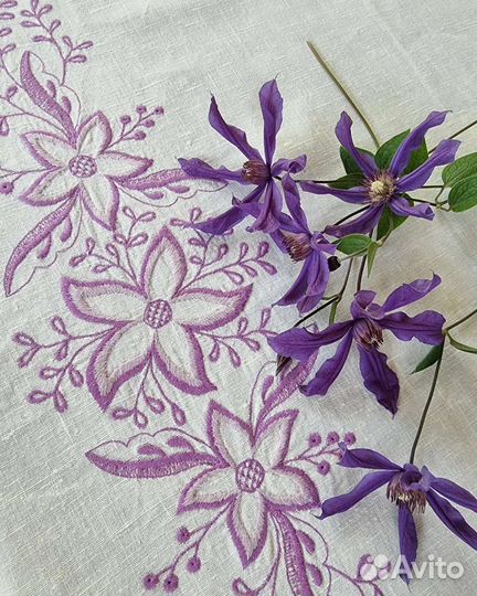 Скатерть льняная с вышивкой винтажная