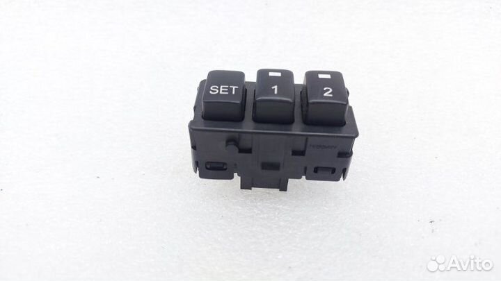 Кнопка памяти сидений передняя левая Infiniti Qx80